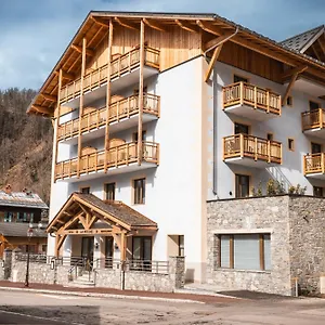 **** Hotel De La Roche France