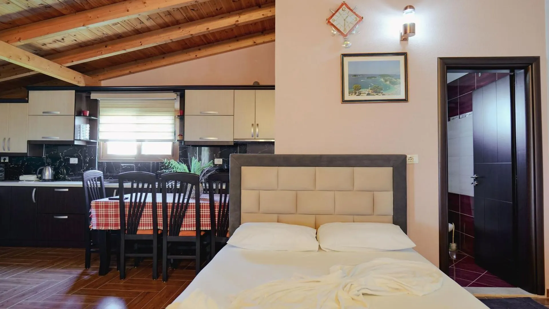 Vila Shpetimi Ksamil 3*,  Albania