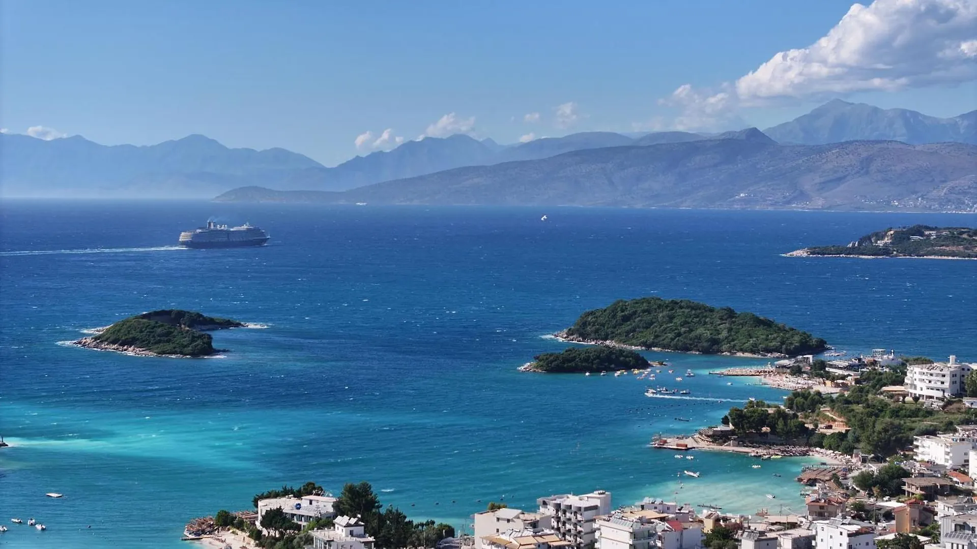 Vila Shpetimi Ksamil 3*,  Albania